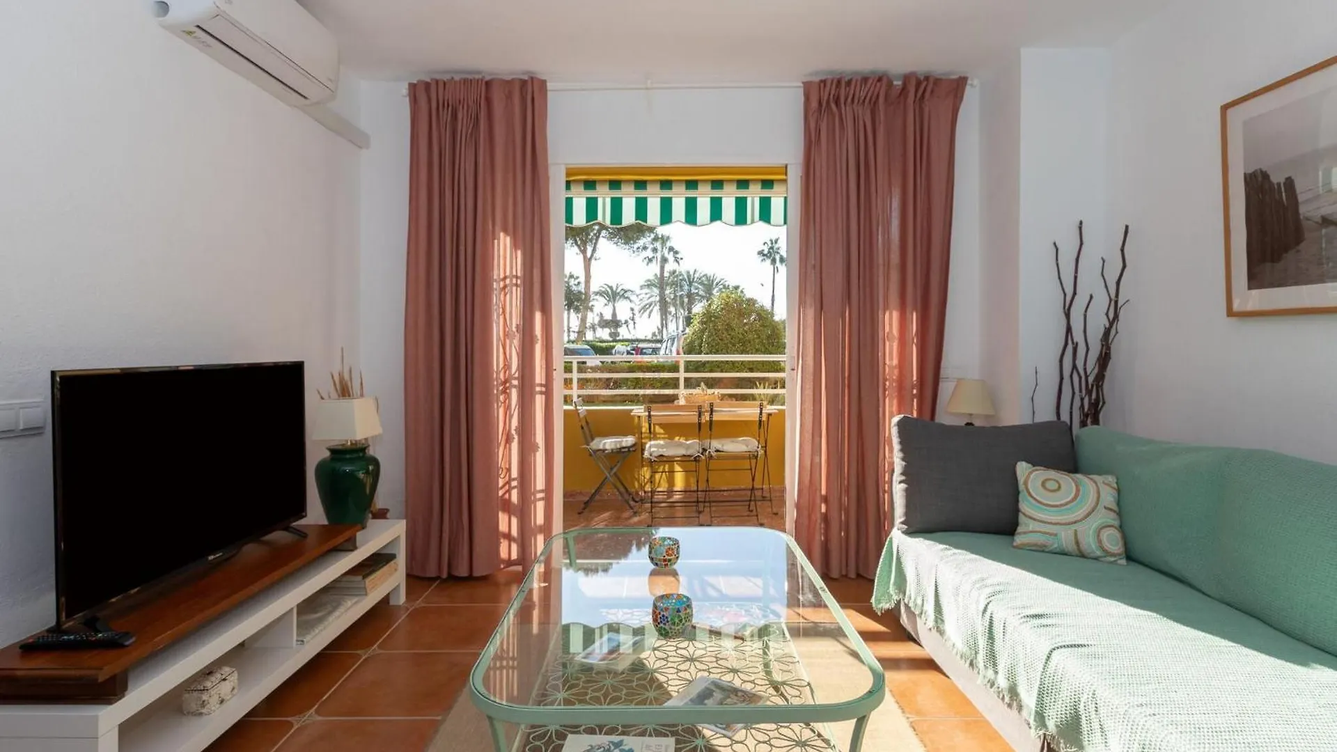 Bajamar De Calaflores - Apartment With Free Wifi La Cala Del Moral 0*,  Spanien